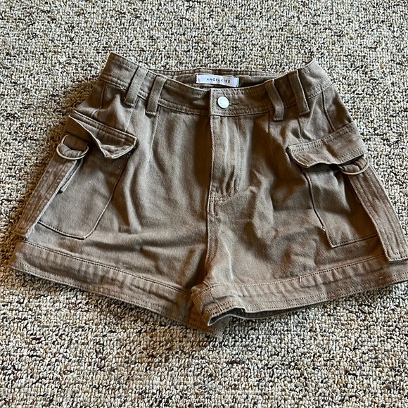 Pants - Brown shorts